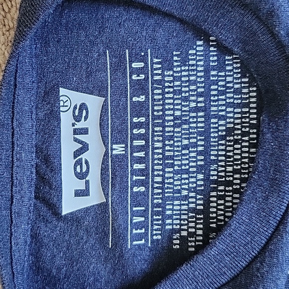 Levi's Tee/👖 - Picture 4 of 9